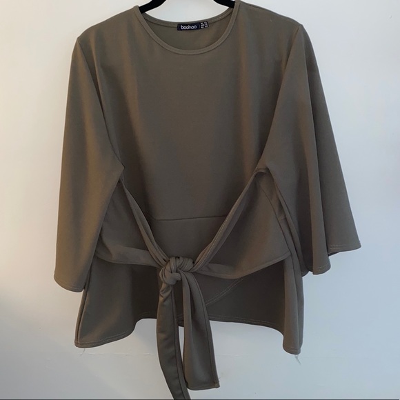 Boohoo Plus Tops - Boohoo army green light scuba type bell sleeve 18